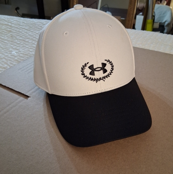 Under Armour Adjustable Hat - Picture 1 of 3